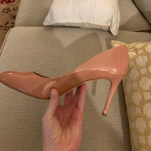 Nude Ann Taylor Pumps
